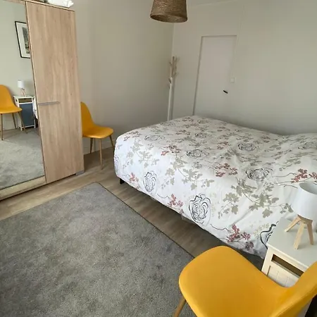 « heures Claires » De Charme Avec Parking *