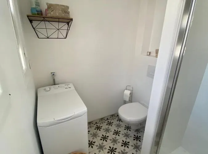  heures Claires   De Charme Avec Parking Hébergement de vacances *